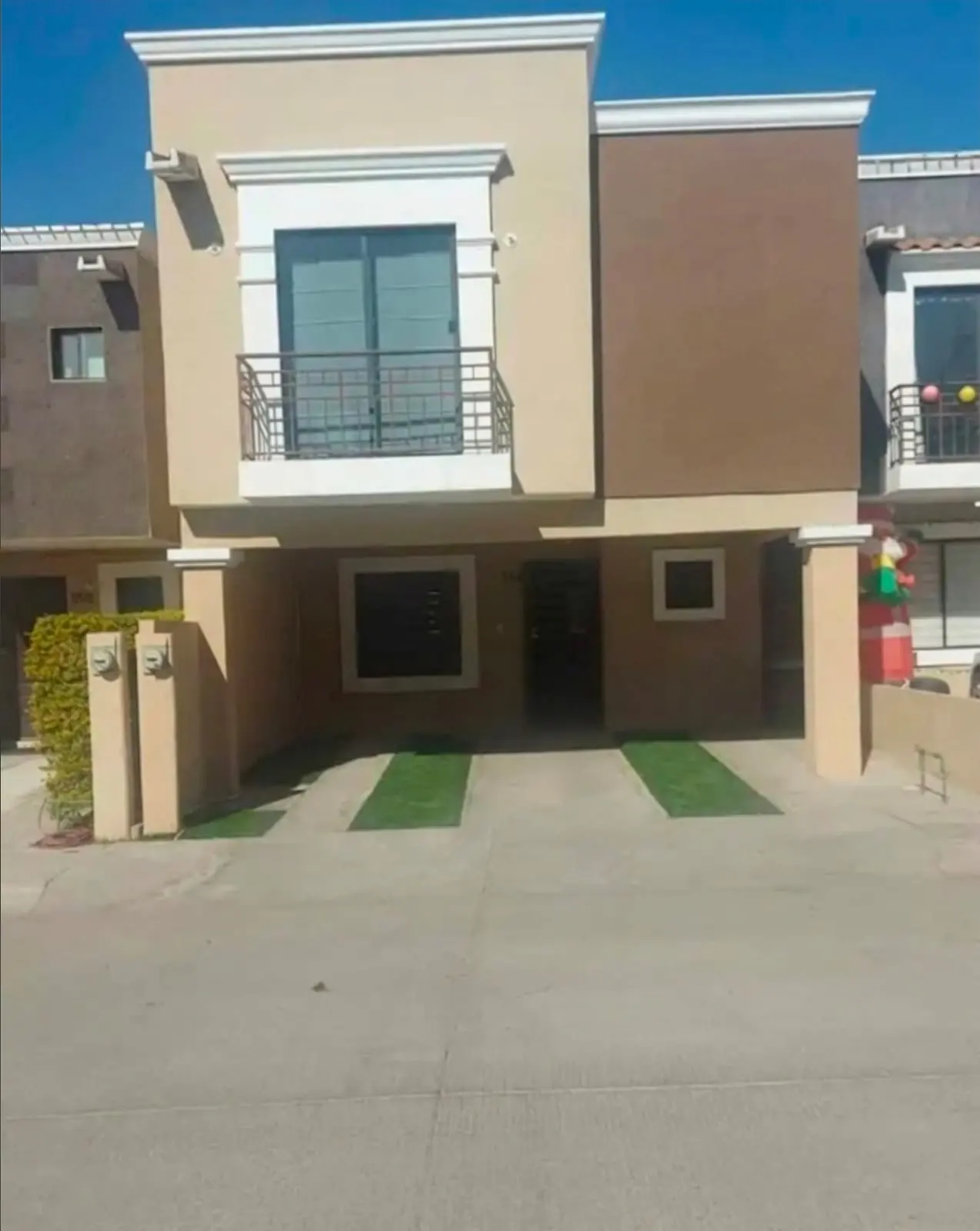Fachada de la casa en Altaria · Nápoles