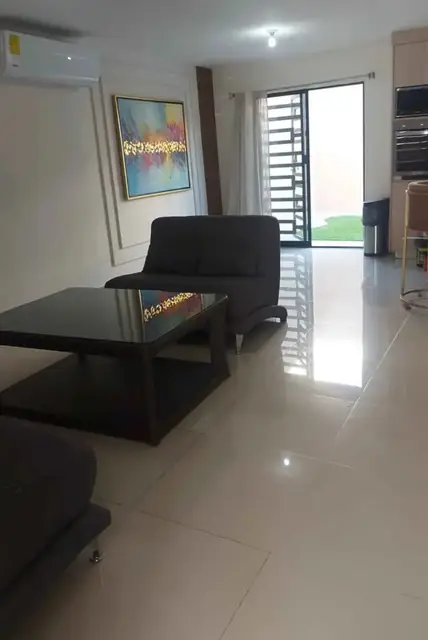 Sala con muebles de la casa en Altaria · Nápoles